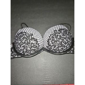 32C Victoria's Secret Very Sexy Push Up Bra NWOT